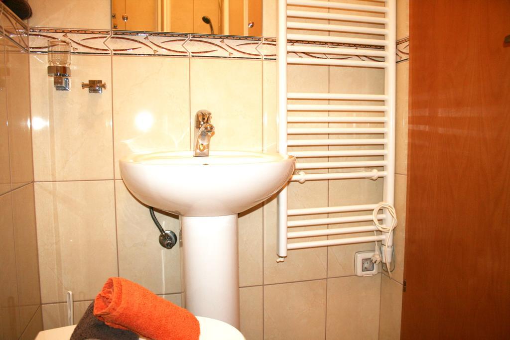 Apartment Frager Водице Екстериор снимка